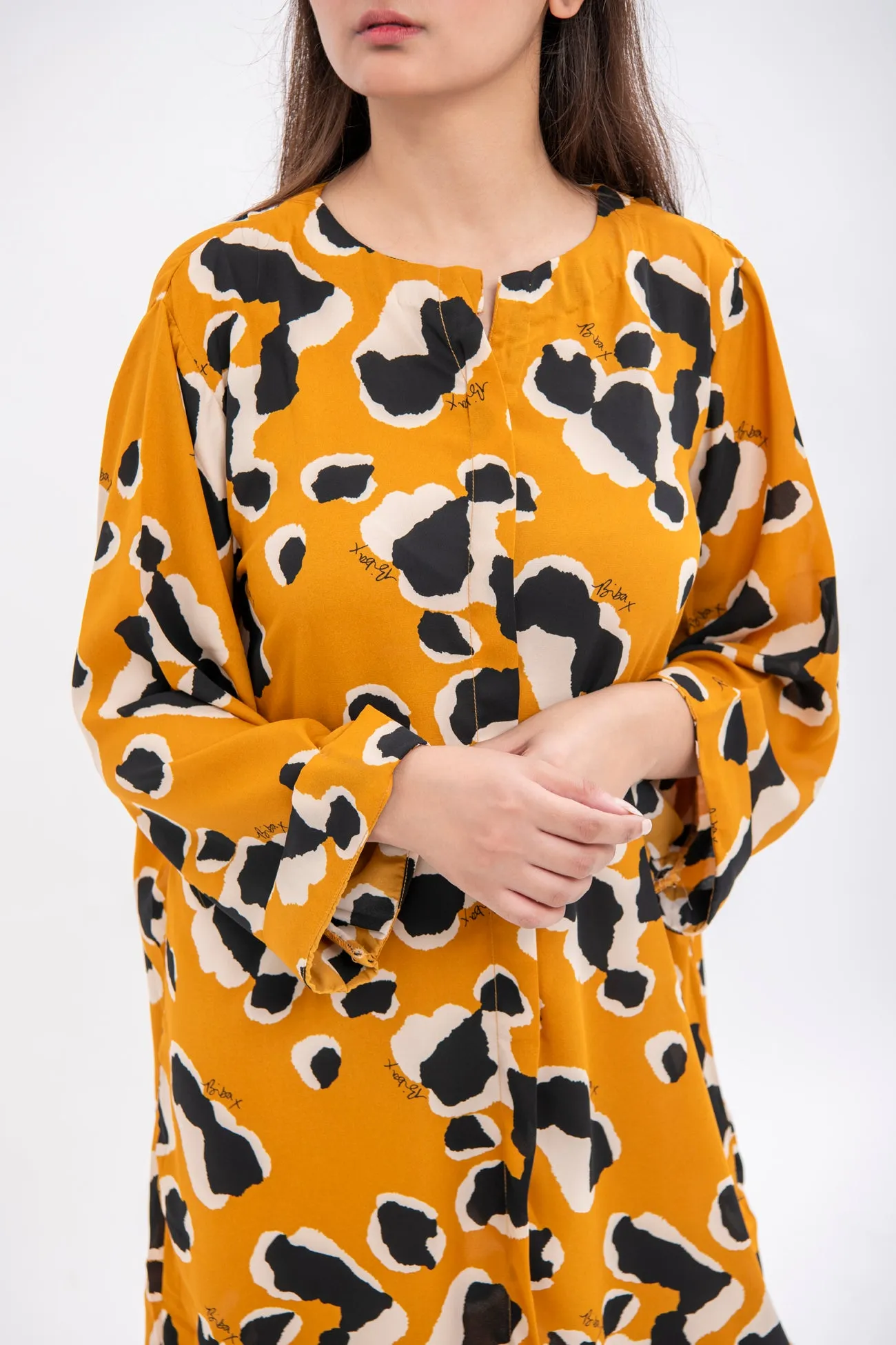 PRINTED TUNIC WITH FOLDOVER SLEEVES